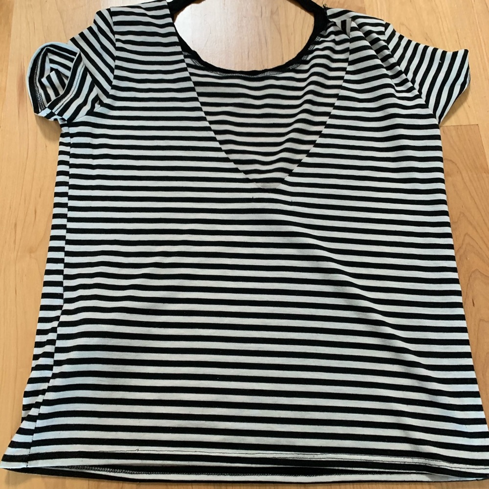 Black and white stripped tshirt